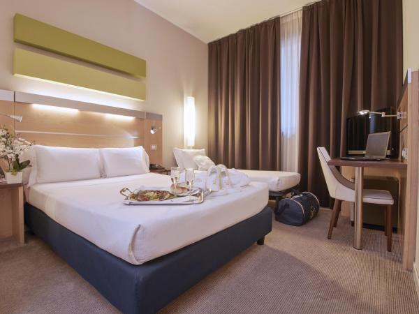 iH Hotels Milano Gioia : photo 7 de la chambre chambre triple
