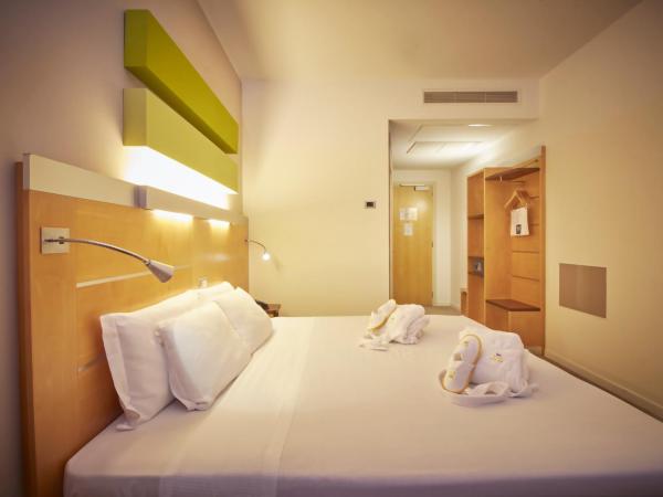 iH Hotels Milano Gioia : photo 3 de la chambre chambre double supérieure