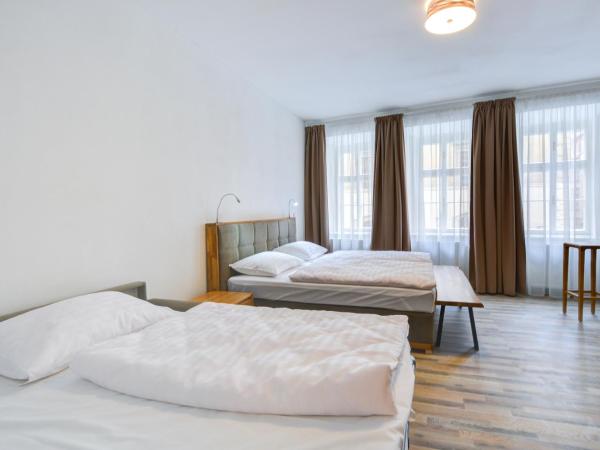 Historic Centre Aparthotel X : photo 5 de la chambre appartement familial