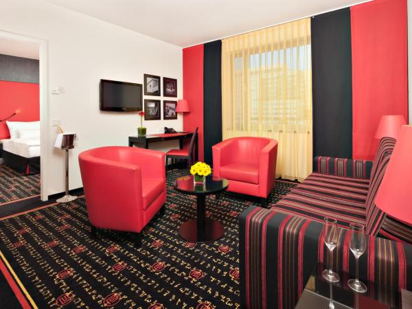 Vienna House Easy by Wyndham Katowice : photo 5 de la chambre classic apartment with king or two single beds