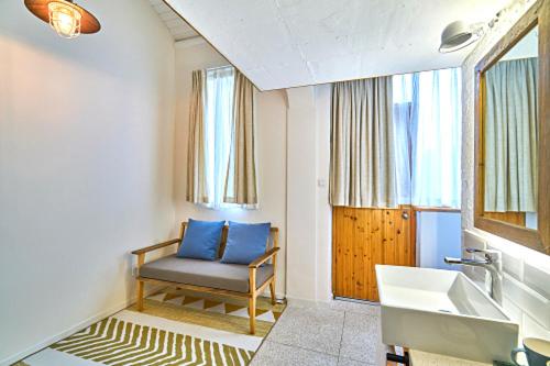 Wei Wen Inn : photo 3 de la chambre chambre double avec terrasse