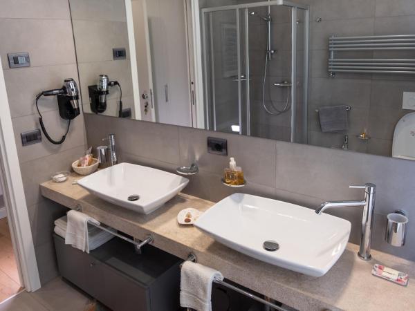 La Nuova Corte Rooms : photo 7 de la chambre chambre double deluxe avec balcon