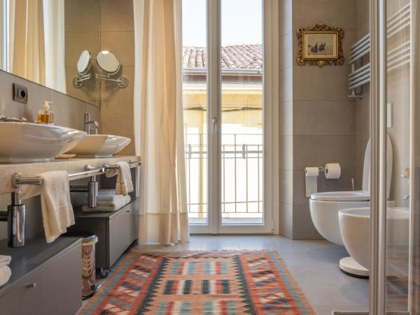 La Nuova Corte Rooms : photo 6 de la chambre chambre double deluxe avec balcon