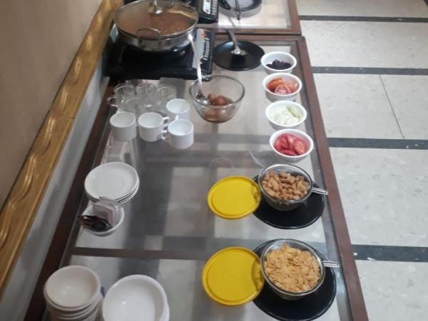 Hotel Kalinga Lake View : photo 2 de la chambre chambre lit queen-size 