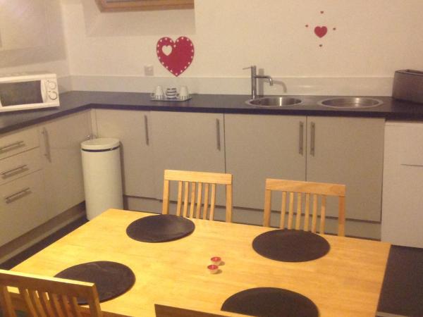 WESTEND PROPERTY : photo 7 de la chambre chambre double avec salle de bains privative