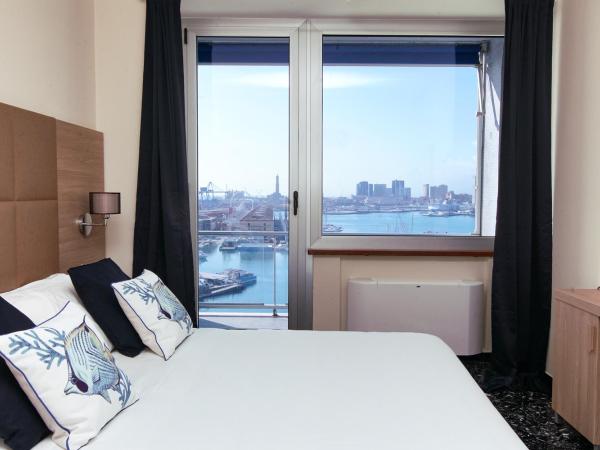 Bluripa Guest House : photo 3 de la chambre chambre double avec balcon - vue sur mer