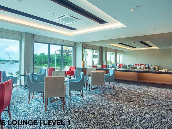 Astana Wing - Riverside Majestic Hotel : photo 4 de la chambre executive deluxe - king bed (city view)