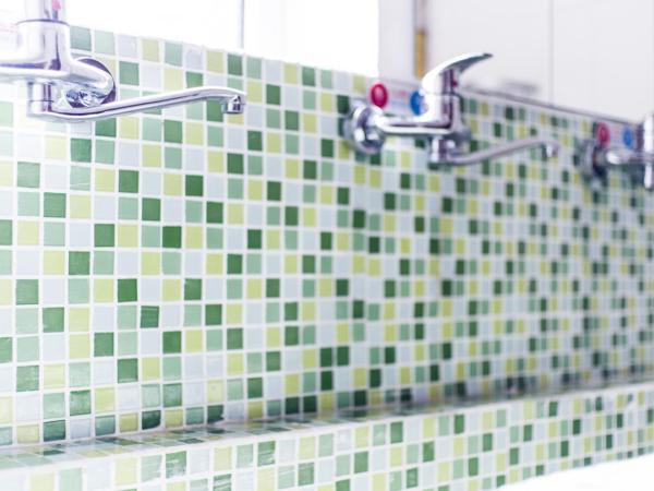 大连天天青旅民宿 : photo 4 de la chambre lit dans dortoir féminin de 4 lits avec salle de bains commune