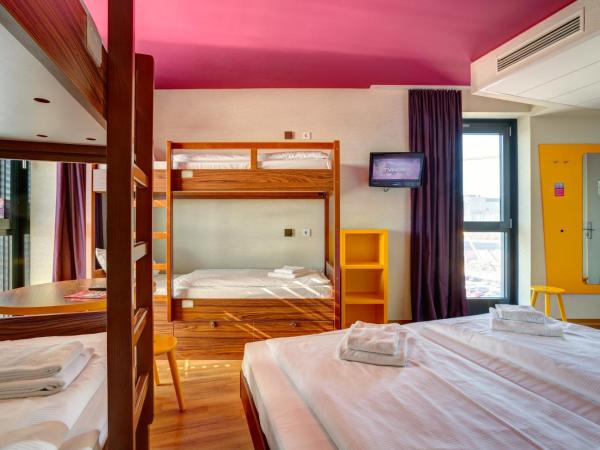 MEININGER Hotel Frankfurt Main / Airport : photo 1 de la chambre lit dans dortoir mixte de 6 lits