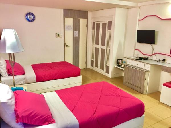 Highway Hotel : photo 7 de la chambre chambre lits jumeaux chic de luxe 