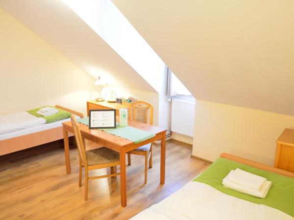 WenderEDU Business Center : photo 4 de la chambre chambre lits jumeaux - vue sur rivière