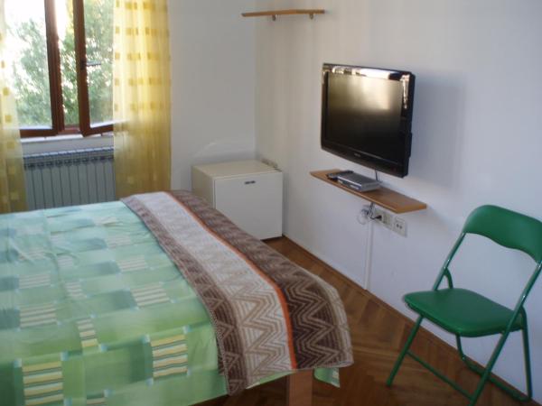 Apartments and Rooms Irena : photo 1 de la chambre chambre double