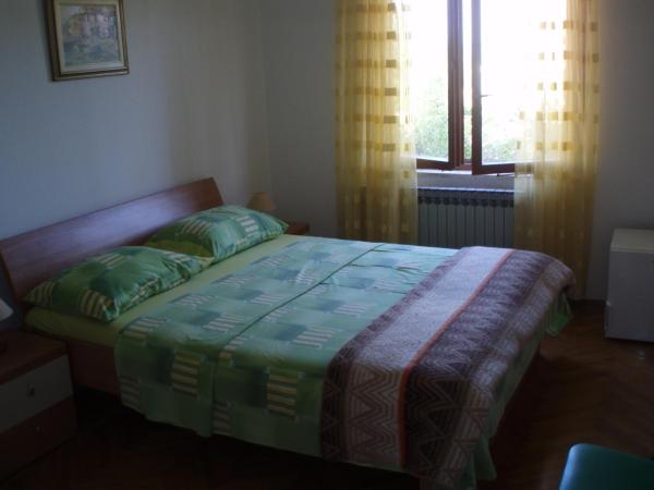 Apartments and Rooms Irena : photo 2 de la chambre chambre double