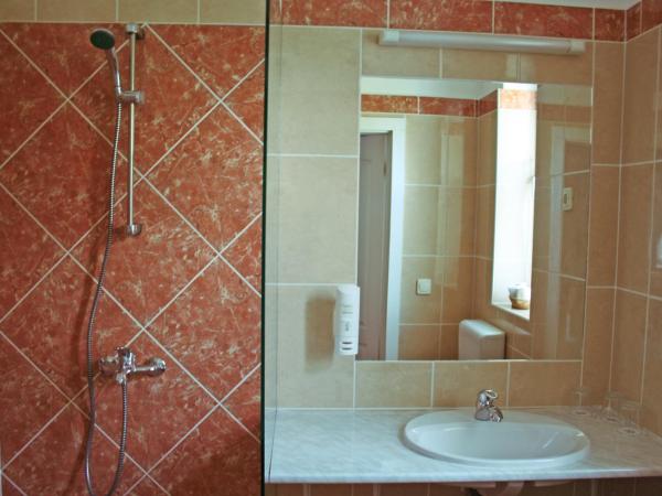 Classic Hotel : photo 3 de la chambre chambre triple standard