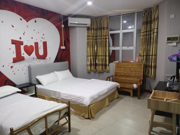 Home Inn Hotel : photo 1 de la chambre chambre quadruple deluxe