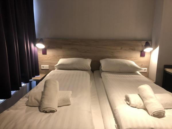 Facade Hotel Amsterdam : photo 7 de la chambre chambre lits jumeaux (1-2 adultes)