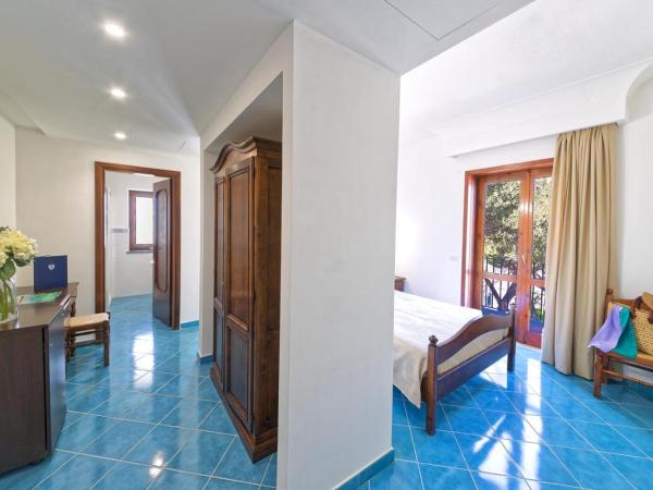 Hotel San Valentino Terme : photo 1 de la chambre chambre familiale (2 adultes et 2 enfants)
