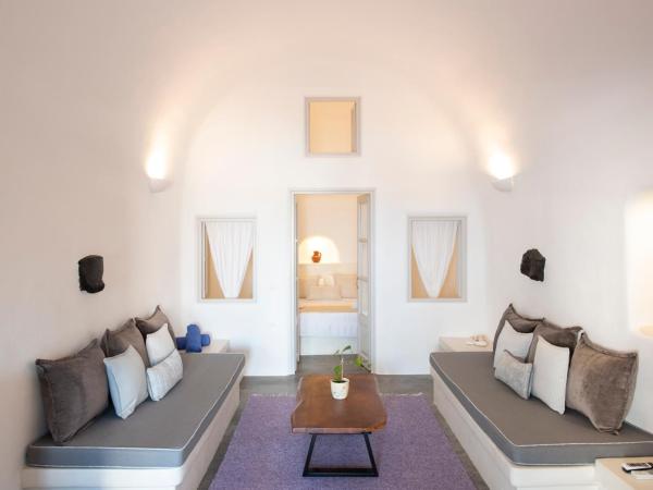 Red Stone Villa : photo 4 de la chambre appartement avec balcon – hera