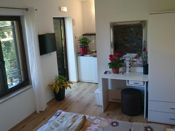 Guest house Korado : photo 8 de la chambre chambre double avec balcon