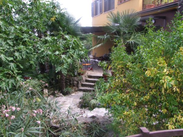 Guest house Korado : photo 4 de la chambre chambre double avec balcon