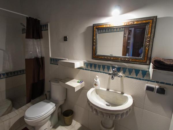 Riad Dar Mansoura : photo 8 de la chambre chambre triple sahara