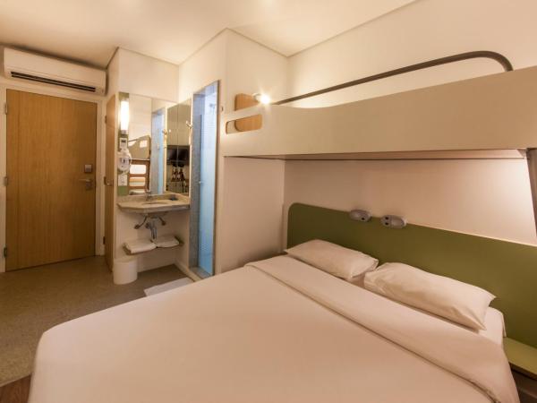 ibis budget Manaus : photo 3 de la chambre standard room with double bed and foldaway bed