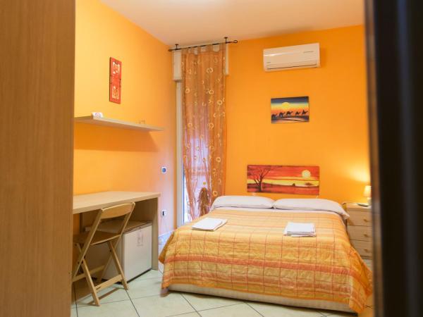 Campi Flegrei House : photo 3 de la chambre chambre double ou lits jumeaux avec salle de bains privative externe