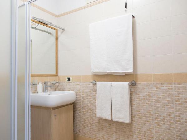 Campi Flegrei House : photo 3 de la chambre chambre double ou lits jumeaux avec salle de bains privative