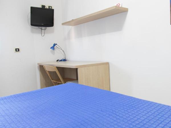 Campi Flegrei House : photo 7 de la chambre chambre double ou lits jumeaux avec salle de bains privative externe