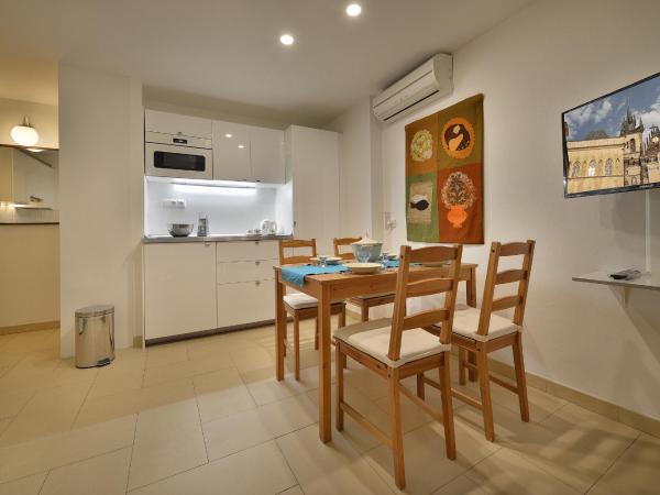 A. V. Pension Praha : photo 6 de la chambre studio - split level with free parking