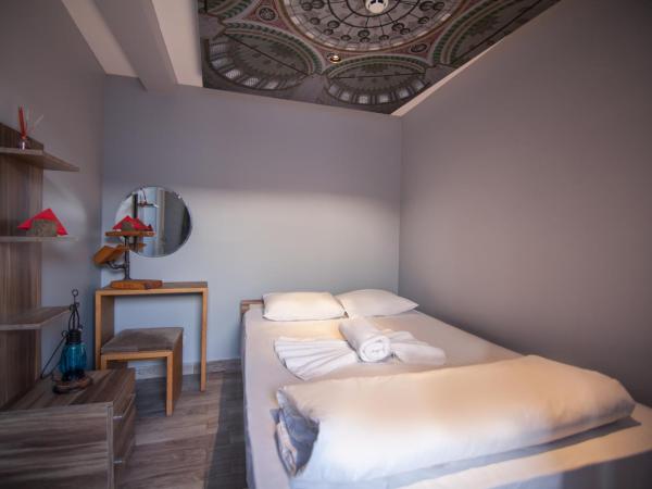 Stay Inn Taksim Hostel : photo 1 de la chambre chambre double avec salle de bains commune