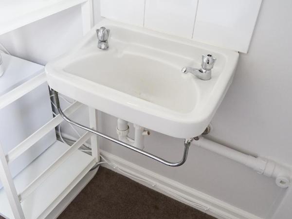 Grand Hotel Rockdale : photo 4 de la chambre chambre double Économique avec salle de bains commune