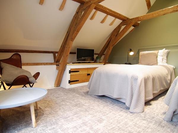 Authentic Farmhouse - De Vergulden Eenhoorn : photo 1 de la chambre suite avec baignoire