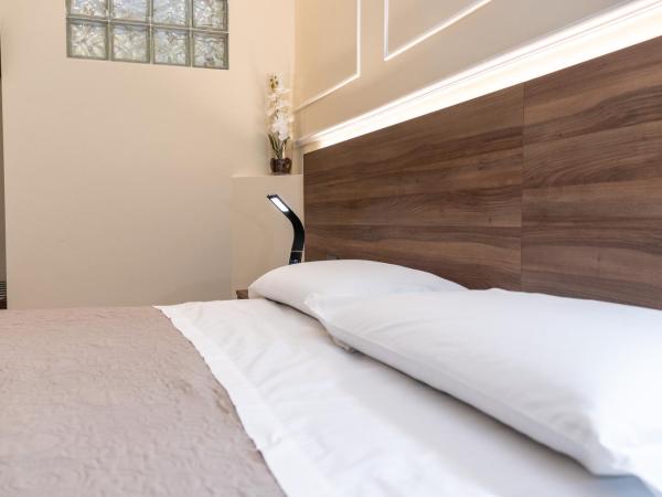 Scaligero Rooms : photo 8 de la chambre chambre double deluxe avec vue sur château