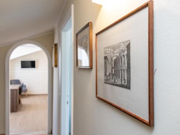 Scaligero Rooms : photo 9 de la chambre chambre double deluxe avec balcon