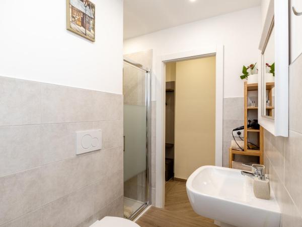 Scaligero Rooms : photo 7 de la chambre chambre double supérieure - vue sur château