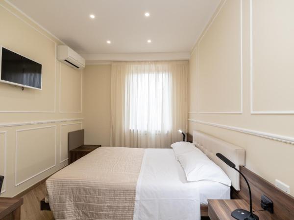 Scaligero Rooms : photo 3 de la chambre chambre double supérieure - vue sur château