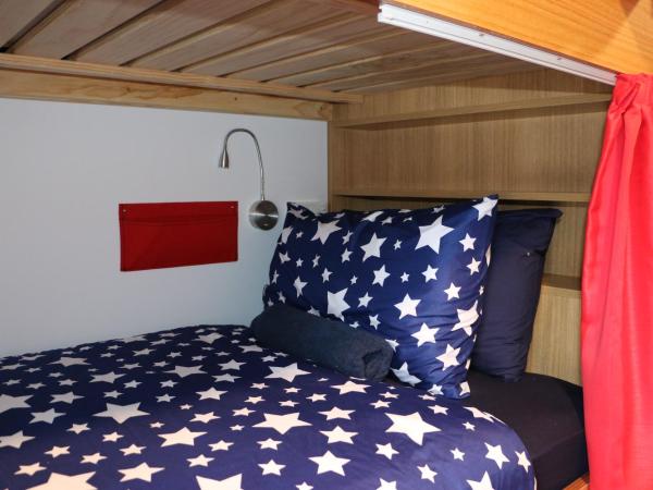 Adventure Q2 Hostel : photo 4 de la chambre lit dans dortoir mixte de 6 lits