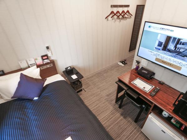 HOTEL LiVEMAX Sapporo Susukino : photo 6 de la chambre chambre double Économique avec petit lit double - fumeurs