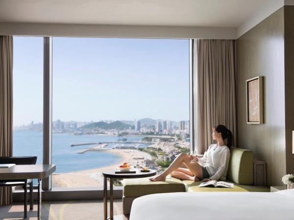 Grand Hyatt Dalian : photo 3 de la chambre chambre lit king-size - vue sur océan