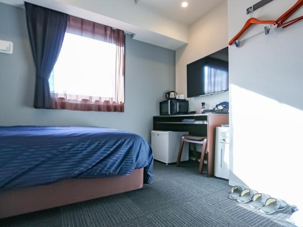 HOTEL LiVEMAX Akabane-Ekimae : photo 2 de la chambre chambre simple avec petit lit double - fumeurs