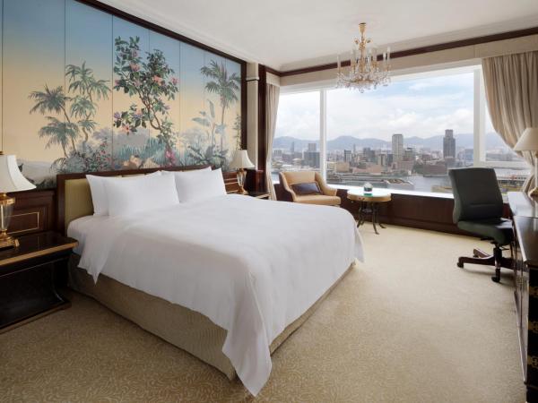 Island Shangri-La, Hong Kong : photo 1 de la chambre suite chambre lit king-size island shangri-la - vue sur port 