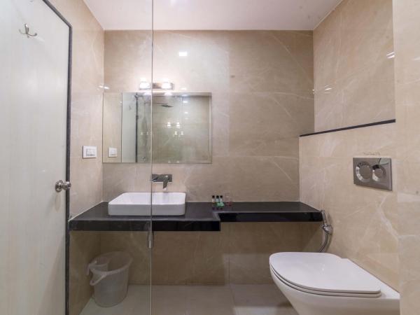 Hotel Aarunya Royale : photo 10 de la chambre chambre double deluxe