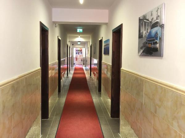 Hotel Vogelweiderhof : photo 3 de la chambre chambre triple - annexe