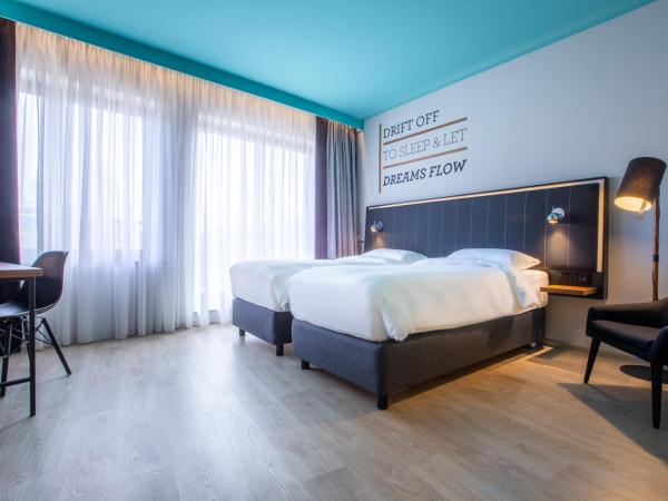 Park Inn by Radisson Poznan : photo 2 de la chambre chambre standard