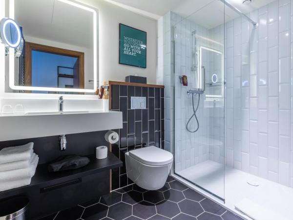 Park Inn by Radisson Poznan : photo 1 de la chambre chambre standard avec balcon ou terrasse