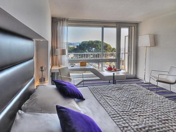 Mercure Nice Promenade Des Anglais : photo 1 de la chambre chambre privilège - vue sur jardin et mer
