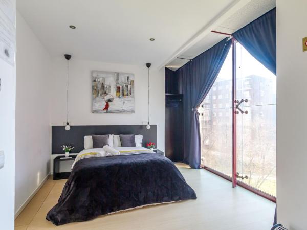 AYZ Javier Cabrini - Auto check-in property : photo 3 de la chambre chambre double deluxe avec salle de bains commune