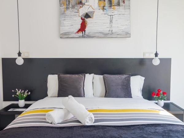 AYZ Javier Cabrini - Auto check-in property : photo 4 de la chambre chambre double deluxe avec salle de bains commune