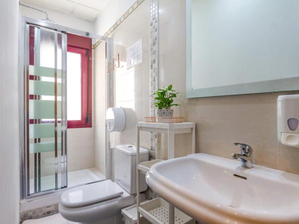 AYZ Javier Cabrini - Auto check-in property : photo 8 de la chambre chambre double avec salle de bains commune